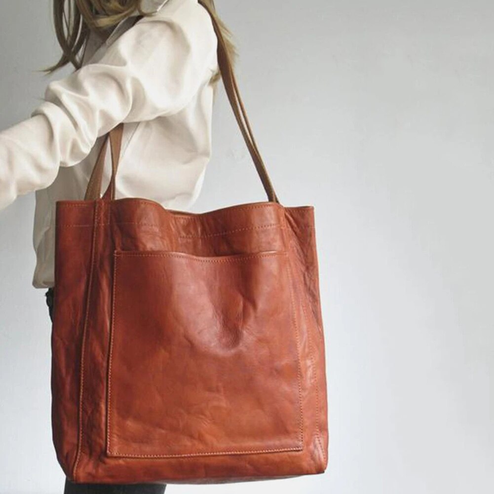 Flair. - Elegant and practical leather handbag